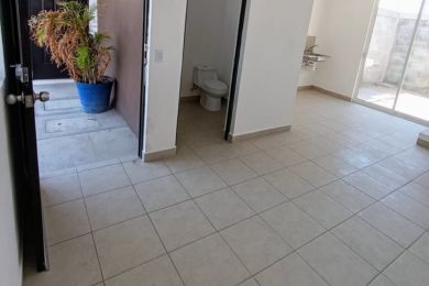 Interior sala loseta maceta puertas sanitario sala comedor cocina